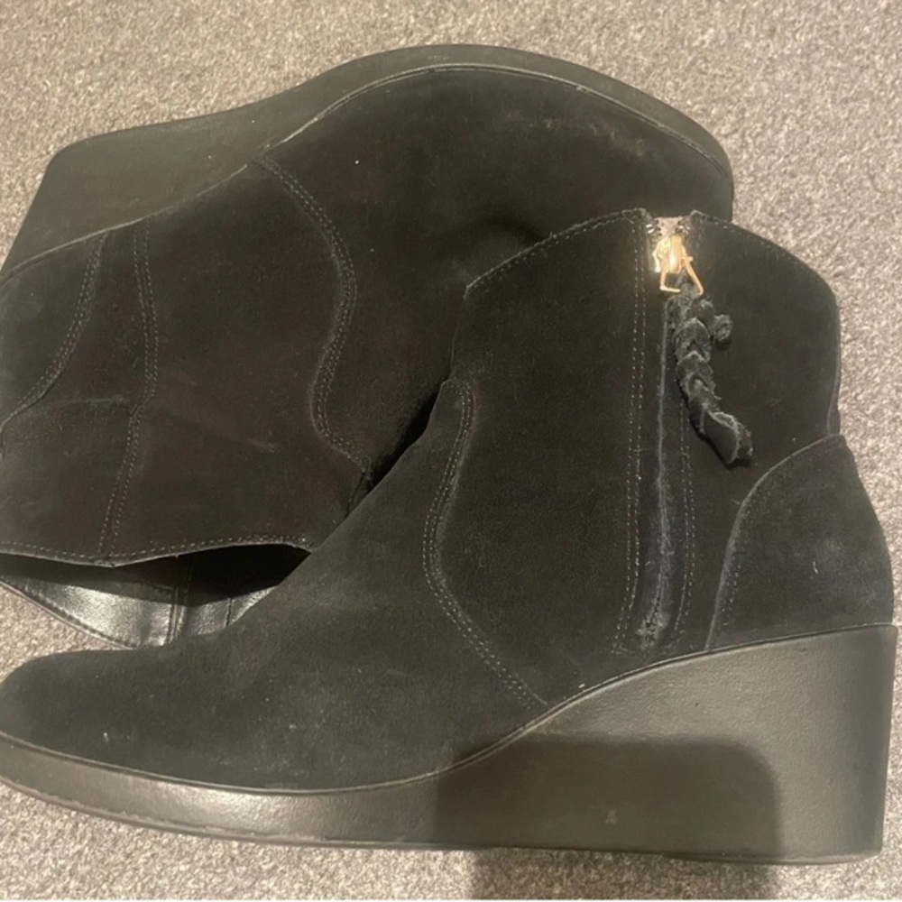 Chic Black Suede Wedge Boots